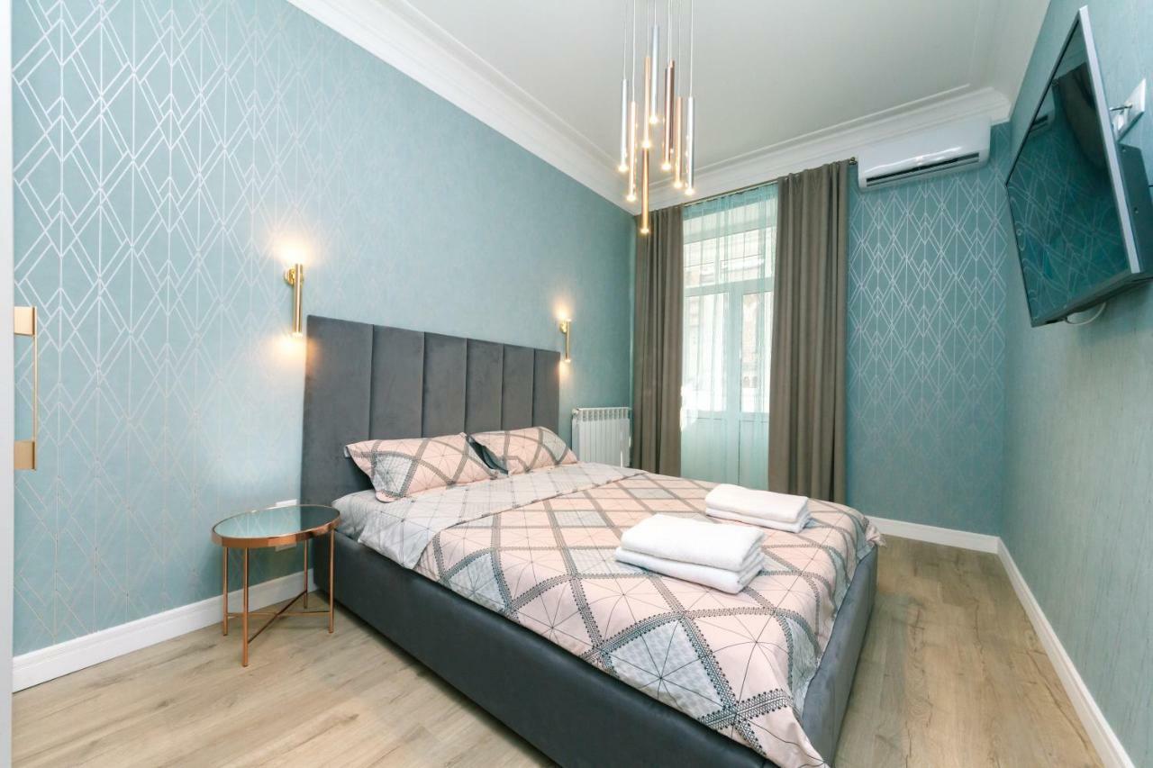LUX , Two Bedrums Kiew Exterior foto